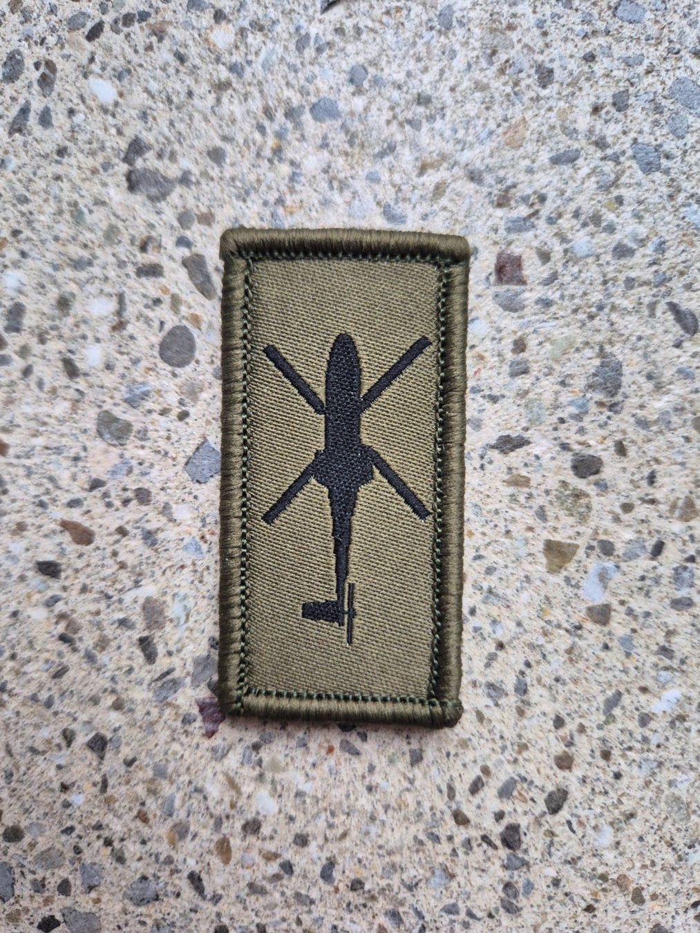 Schweizer Armee Placchette & Badge: Dienstzweigabzeichen Superpuma mit klett – Nuovo e nell'imballaggio originale da Riedholz venduto da fr_sIruP