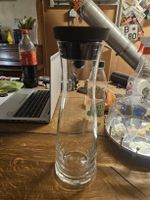 Schlanke Glaskaraffe mit Deckel - ideal für den Sommer! (S2)