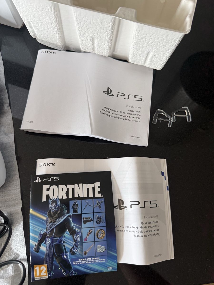 Sony Konsolen: Sony PlayStation 5 Disc Edition 1TB, mit 2x Controller – Gebraucht aus Affoltern am albis von nik8953 5