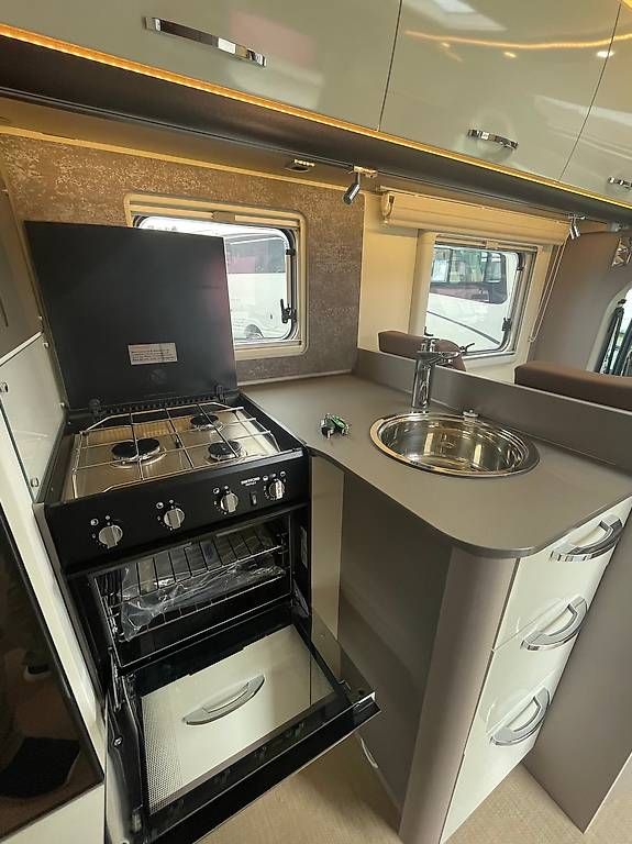 Veicoli da campeggio: Bürstner Lyseo TD 744 Harmony – Usato da Langenthal venduto da Reisemobil01 6