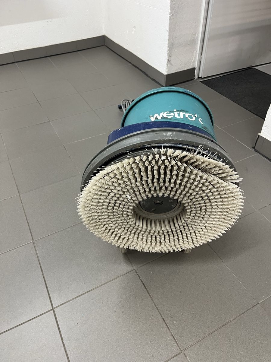 Wetrok Tutte le macchine: Wetrok Bodenmaschine – Usato da Neerach venduto da fuz_8d7l 6