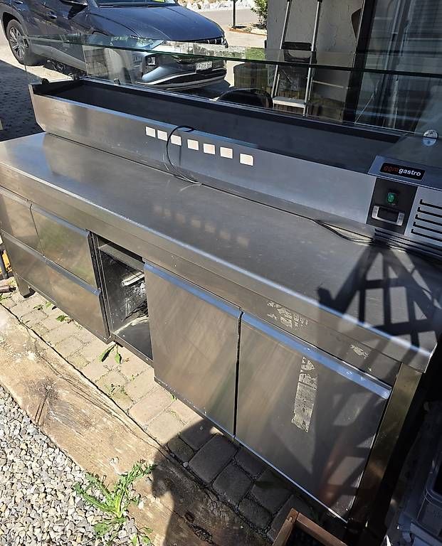Allestimento di negozi e stand fieristici: Table Inox et Saladette Réfrigérée – Usato da Matran venduto da kam_7k5k 4