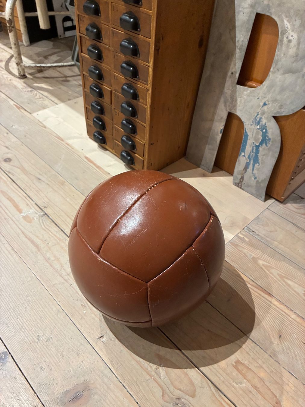 Bälle: Alter Lederball – Gebraucht aus Steffisburg von Reitschel5 4