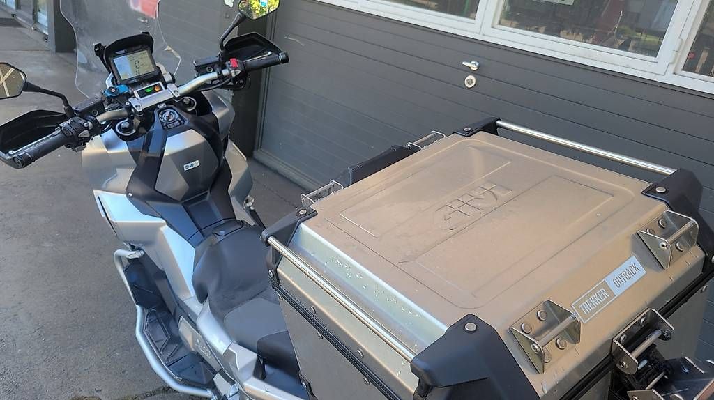 Touring: Honda X-ADV – Usato da Meyrin venduto da Brounch7 4