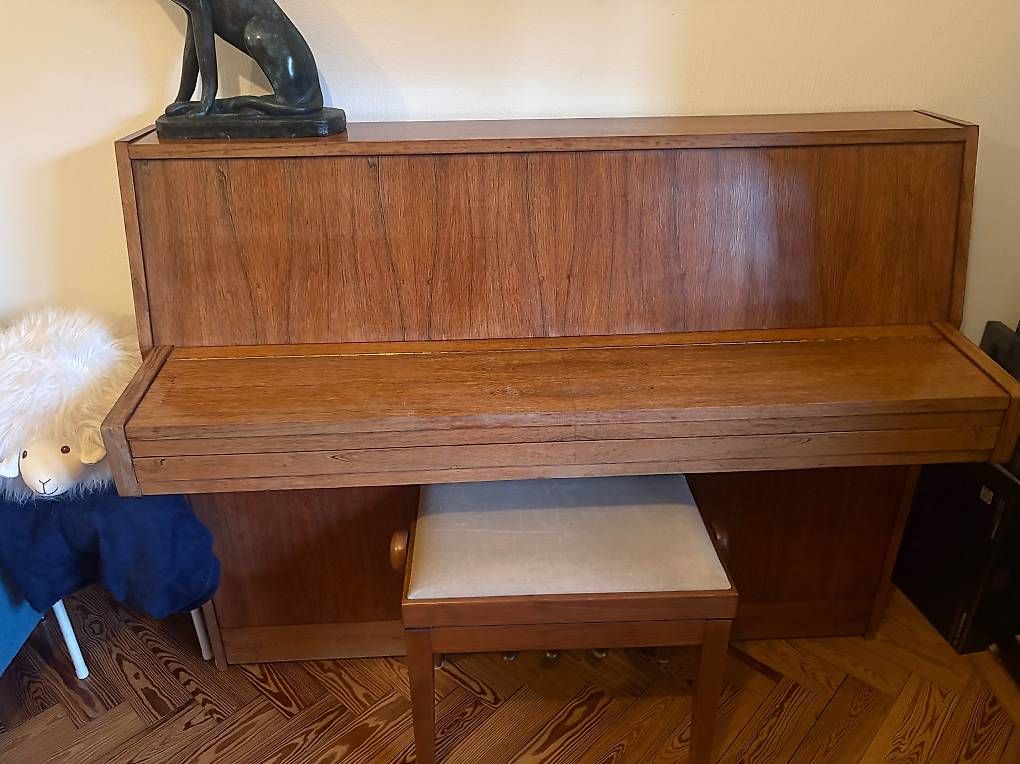 Strumenti musicali: Piano d'étude à donner  – Usato da Genève venduto da lea_j9hm 1