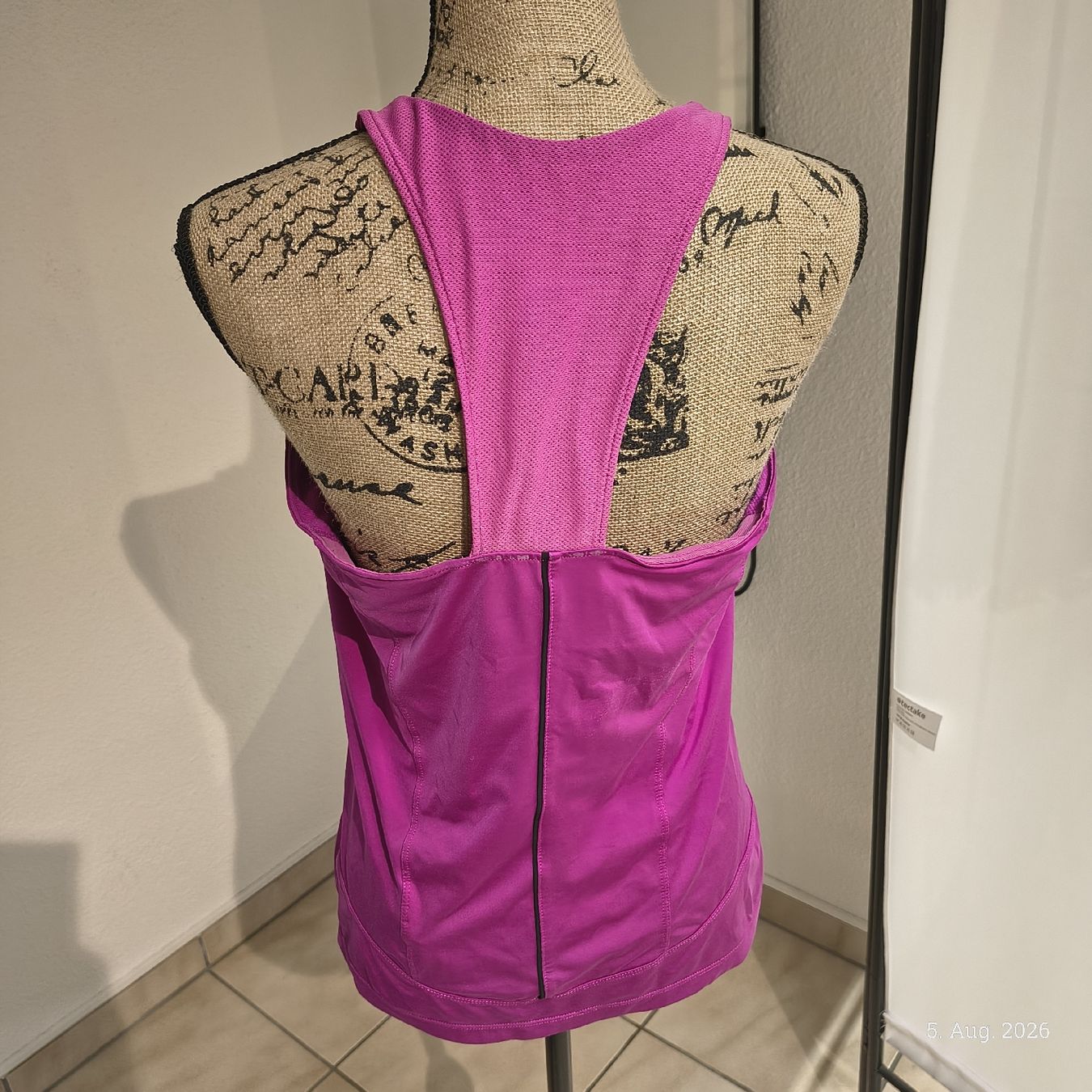 Nike Tops: Nike Sport Oberteil Pink Grösse M  – Gebraucht aus Emmetten von SecondhandSiska 1