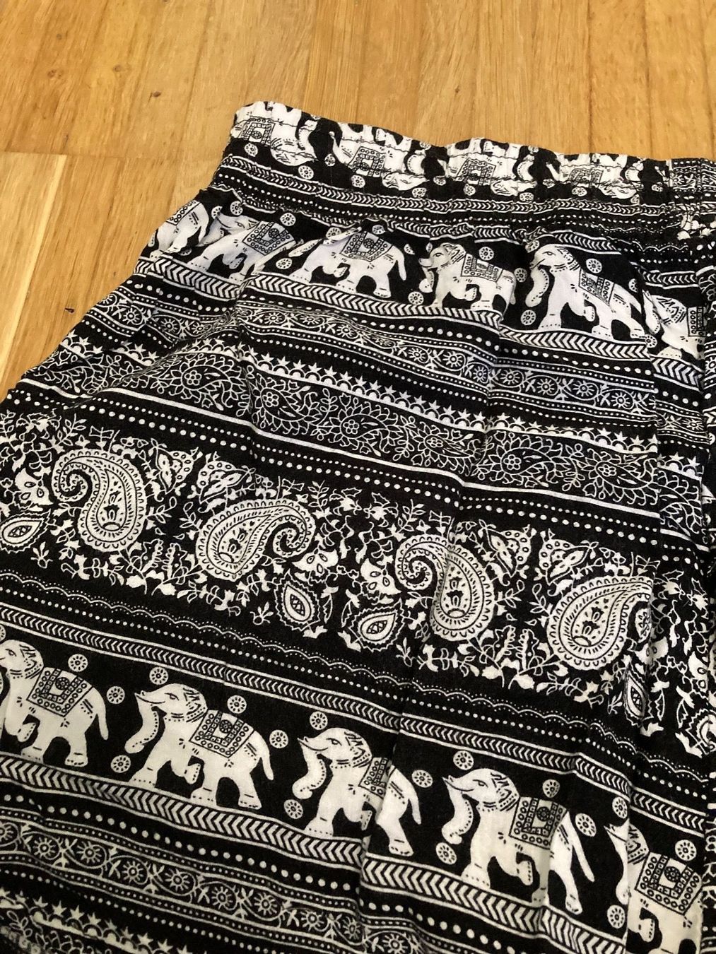 Pantaloni: Shorts mit Elefantenprint Gr. S – Nuovo (secondo la descrizione) da Thun venduto da Vans_98 2