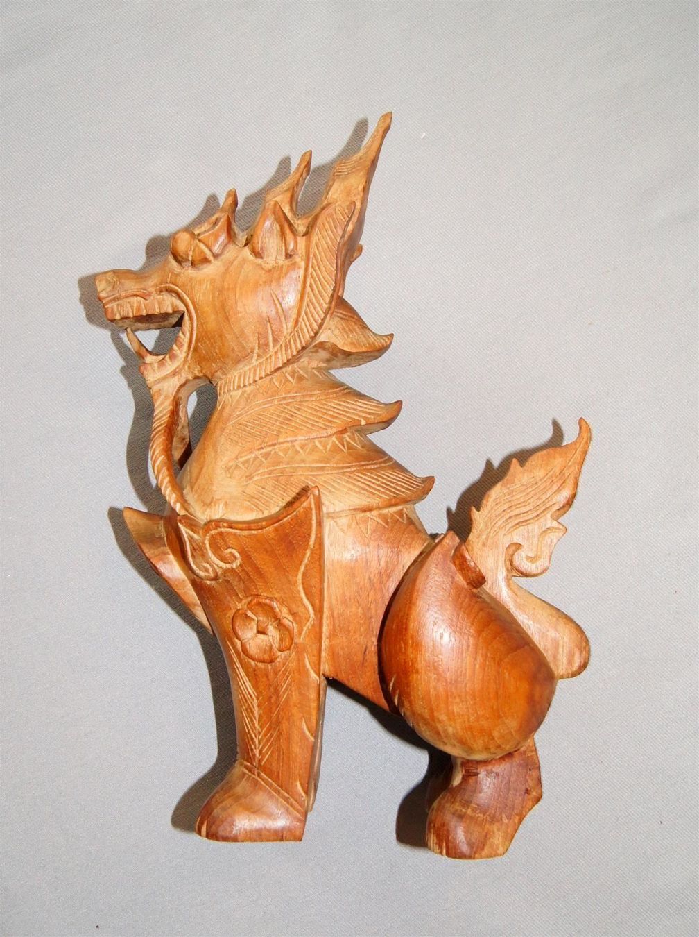 Sculture & Statue: Geschnitzter Tempel-Wächter / Fou-Hund – Usato da Geroldswil venduto da ARTEFACTO