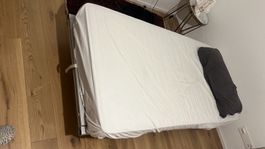 Einzelbett mit verstellbarem Kopfteil + Matratze: GRATIS