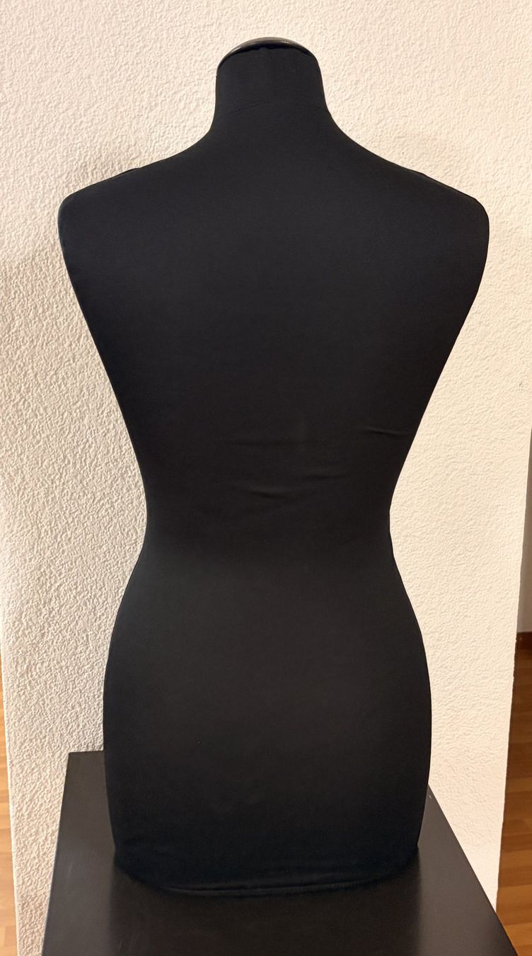 Equipement de magasin & Foires: Schneiderbüste, Torso, Büste – D'occasion à Hochdorf par NANA-Fashion 4