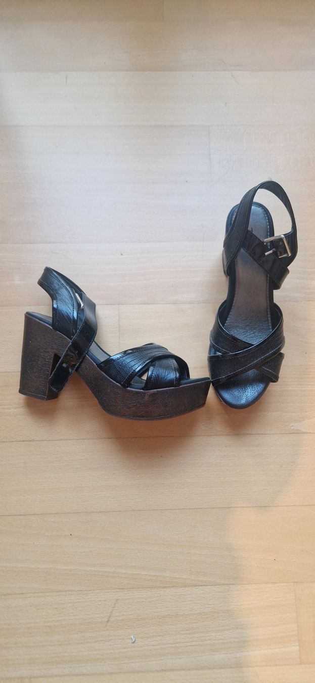 Damenschuhe: Block Heel Sandals – Neu (gemäss Beschreibung) aus Zürich von Ana_440 2