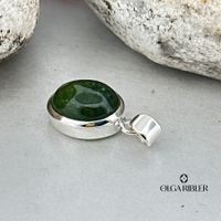 Silberanhänger mit grünem Turmalin