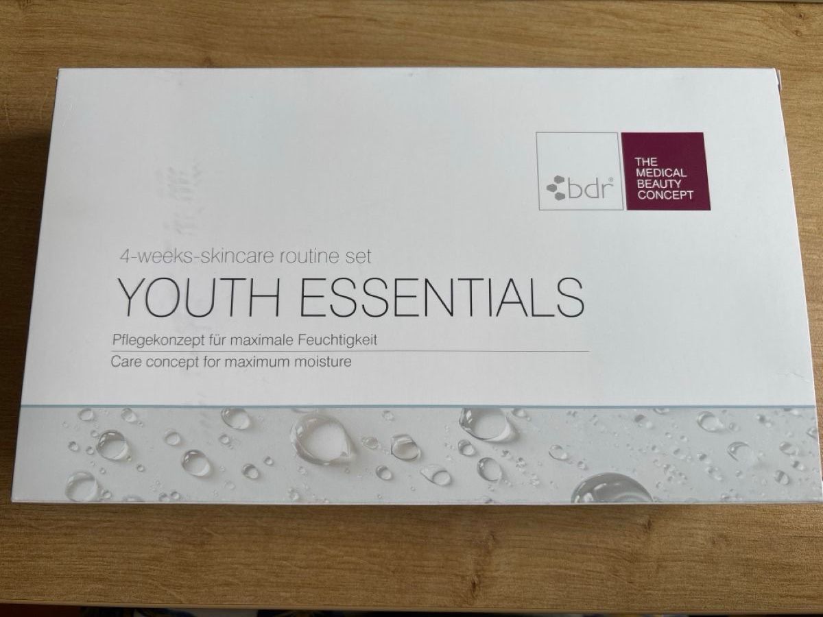 Cura del viso: BDR Youth Essentials Set - 4 weeks-skincare routine sets – Nuovo e nell'imballaggio originale da Zollikofen venduto da ani_j56n