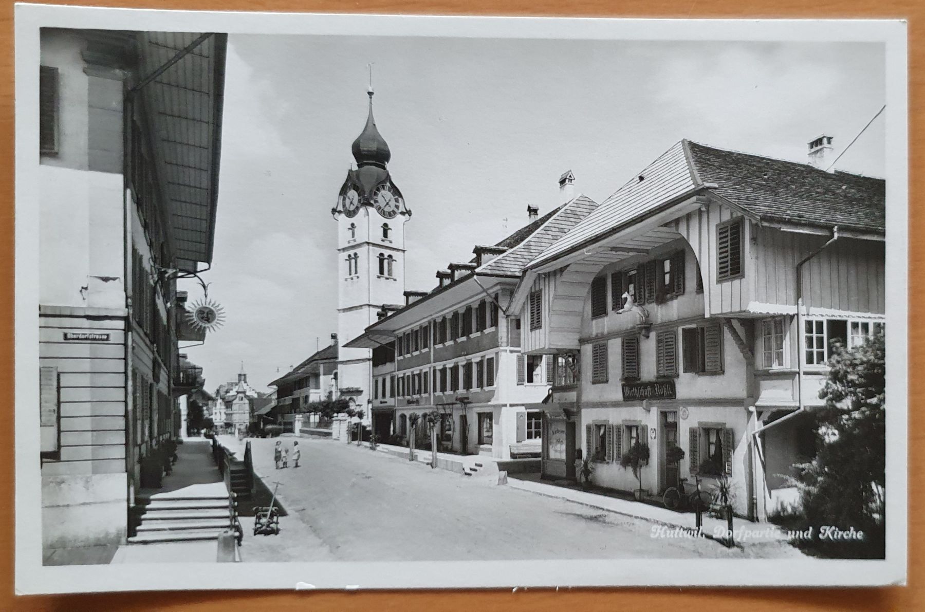 Ansichtskarten: Huttwil - Dorfpartie und Kirche – Gebraucht aus Kreuzlingen von Rschweiz1
