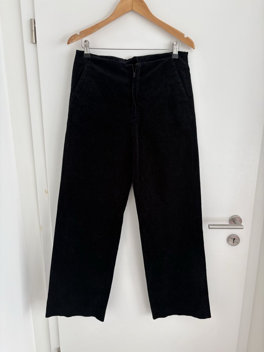 Massimo Dutti Pantaloni: Pantalon Massimo Dutti velours taille 40 – Usato da Vésenaz venduto da ilomd