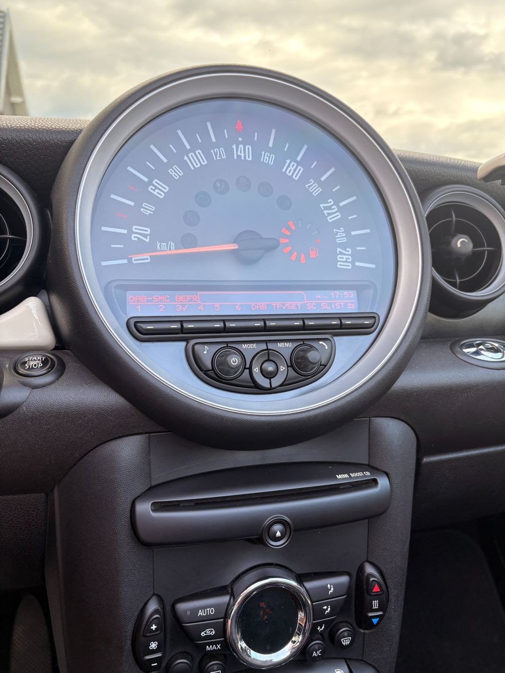 Mini Autos: Mini Cooper Cabrio 2015 – Gebraucht aus Delley von vbr_7mj7 6