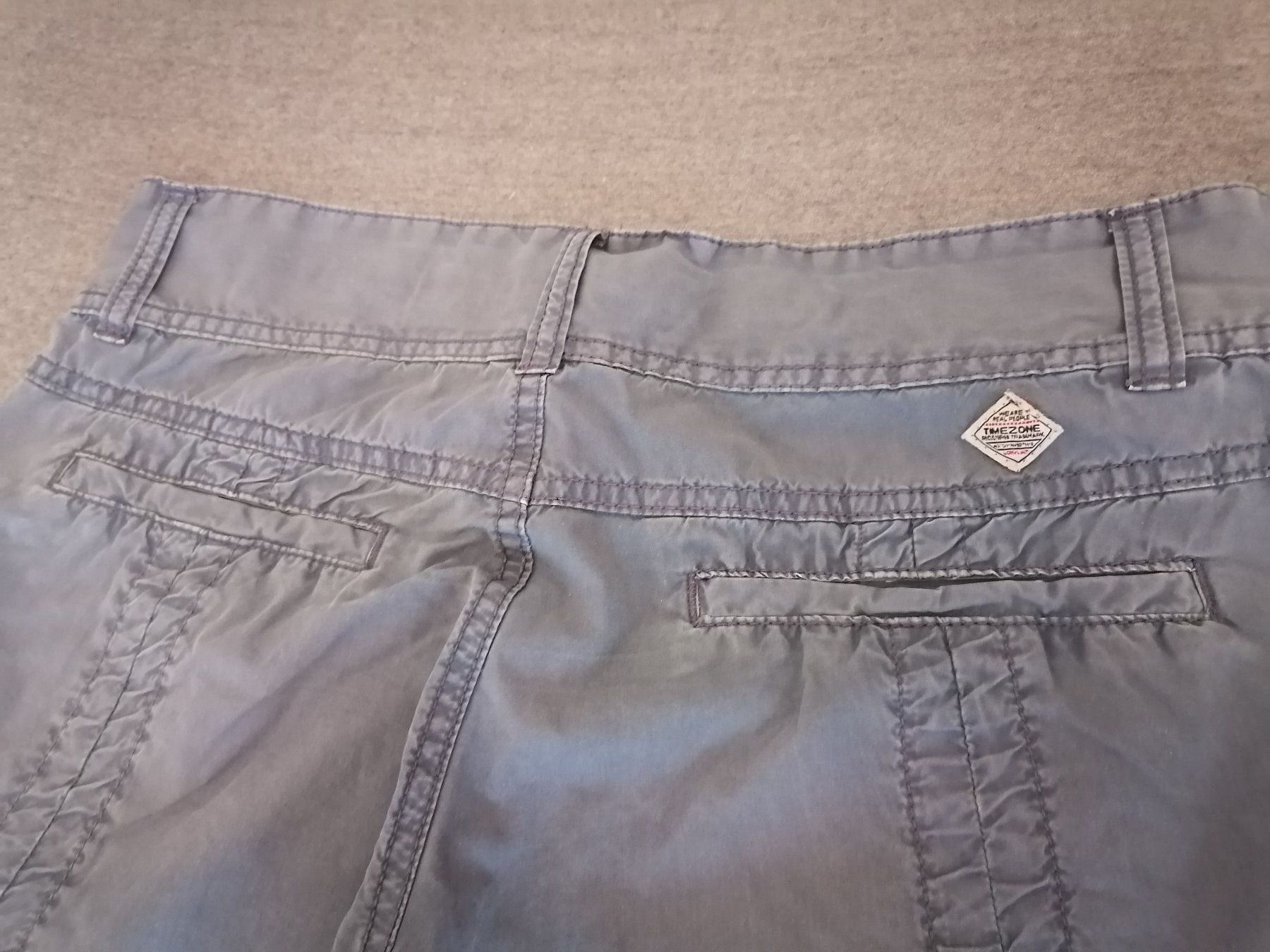 Hosen: Pantalon court TIME ZONE, taille 28 – Gebraucht aus Genève von lnicoGE 4