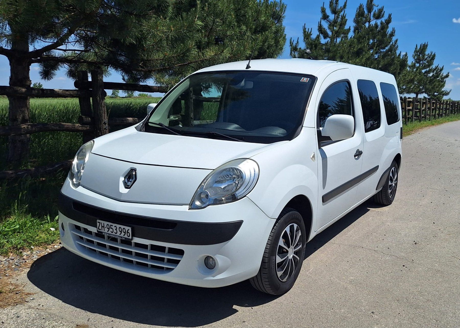 Renault Veicoli da campeggio: Renault Kangoo 1.5dci CAMPER – Usato da zürich venduto da dejang01 1