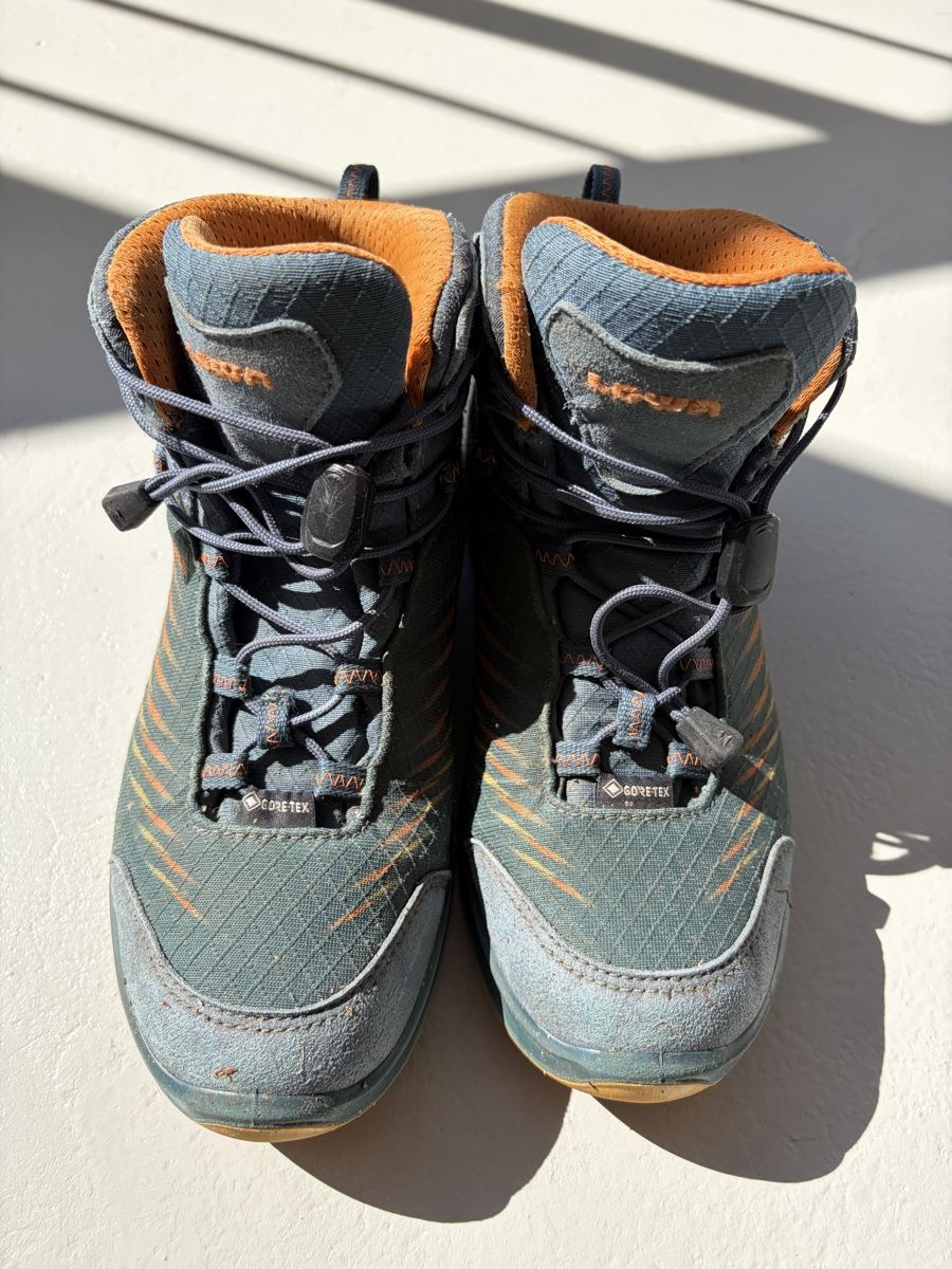 Lowa Chaussures garçon: Lowaschuhe  – D'occasion à Gümligen par gul_nn7p