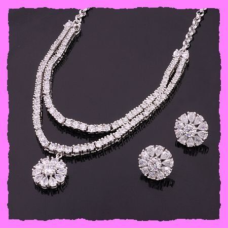 Ketten: Erlesene Halskette – Collier – Neu und originalverpackt aus Oberglatt ZH von Diamond-Girl 4