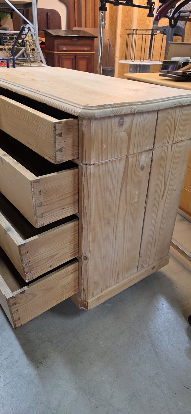 Commodes: Kommode Kiefernholz 4 Schubladen  – D'occasion à Wittenbach par gruezi-schwiz 2