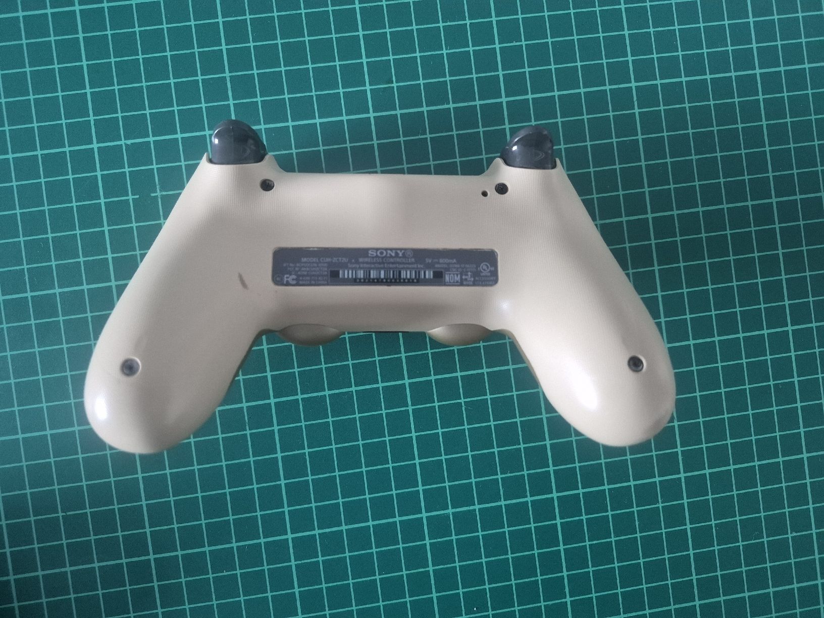 Sony Controller: Sony PlayStation 4 Controller DualShock 4 Gold Used – Usato da Meyrin venduto da Retro-GZ 1