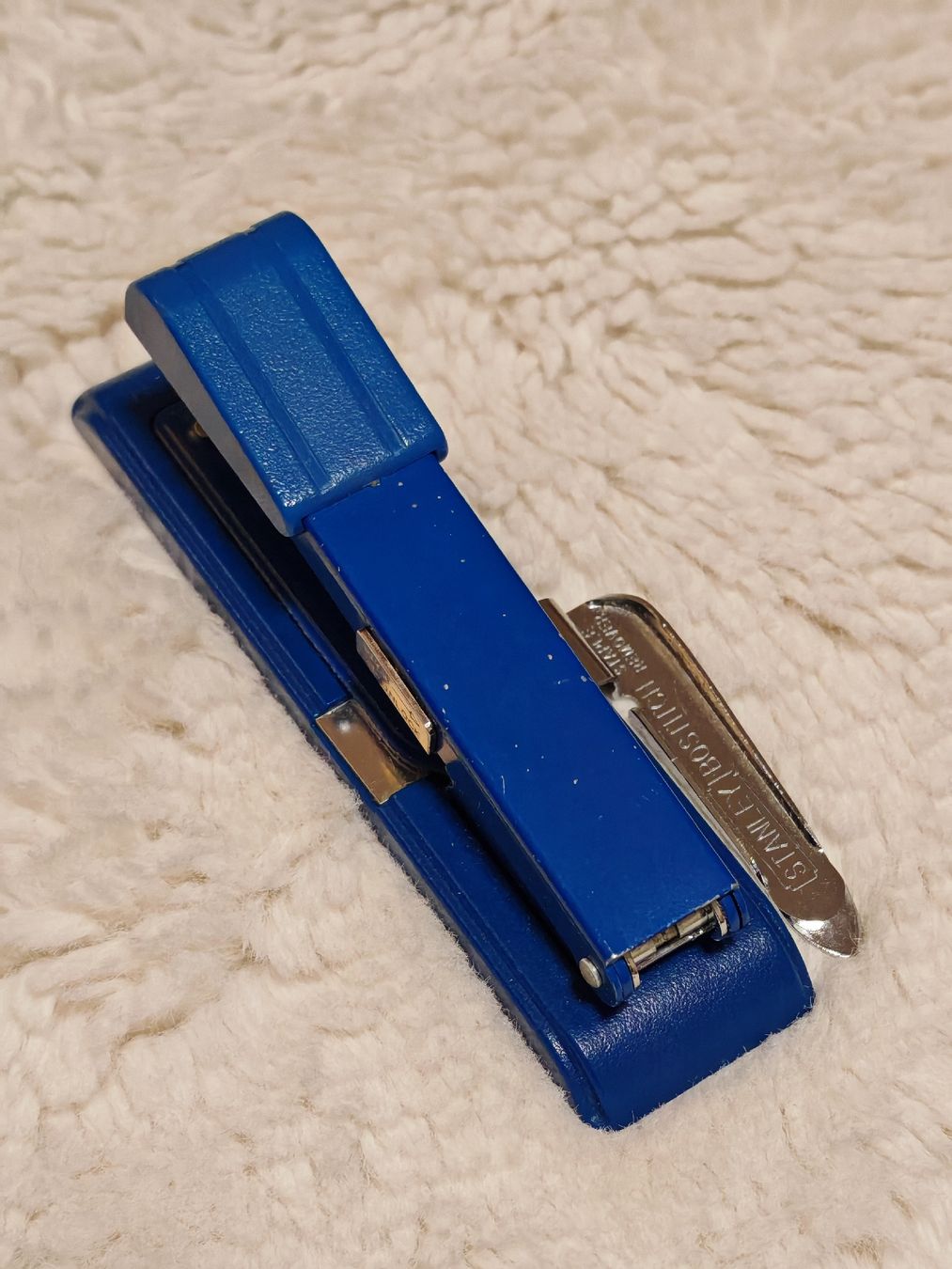 Macchine rilegatrici: Blauer Bostitch Handtacker / Hefter - Vintage Zustand – Usato da Ehrendingen venduto da Drystara 1
