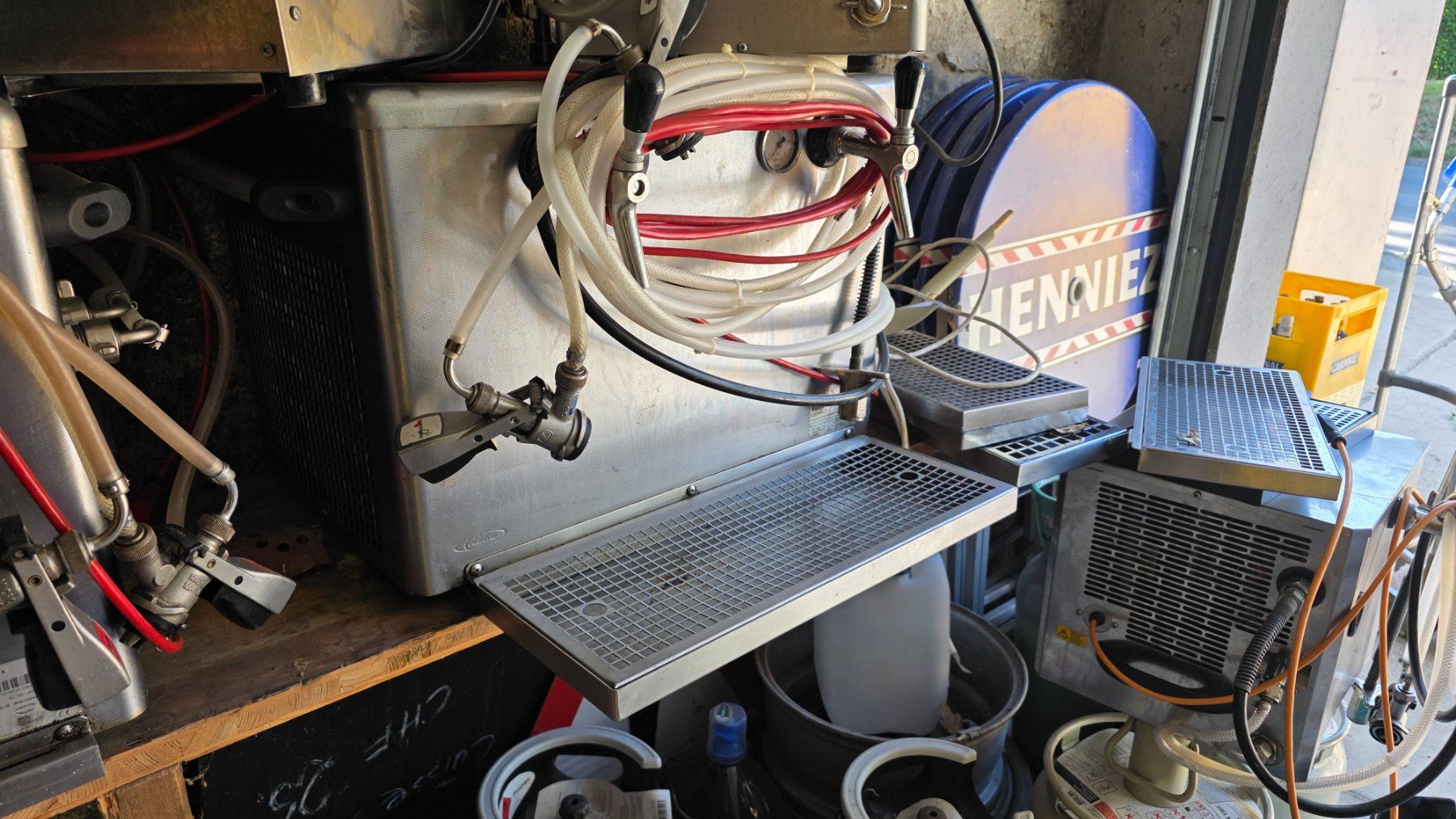 Alle Maschinen: Distributeur de bière 2 robinets avec refroidisseur, inox – Gebraucht aus vuisternens-en-Ogoz von papaux01 2