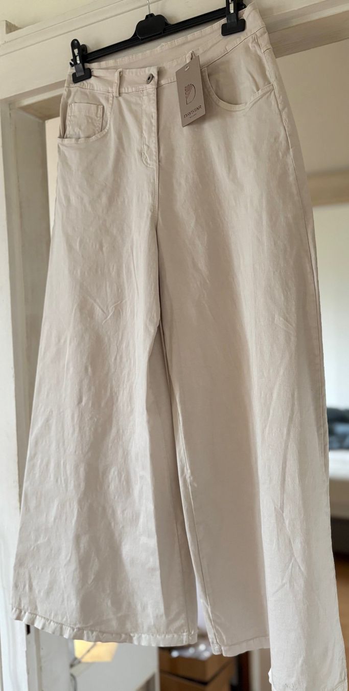 Pantaloni: PANTALONS EXTRA WIDE! M – Nuovo e nell'imballaggio originale da Locarno venduto da NicoNion 1