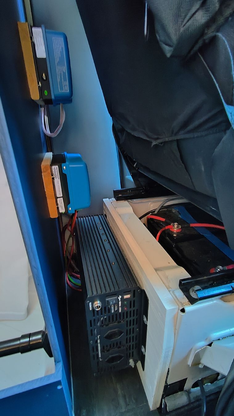 VW Camping Fahrzeuge: VW Crafter Campervan – Gebraucht aus Saland von Ph.Kaeser 8