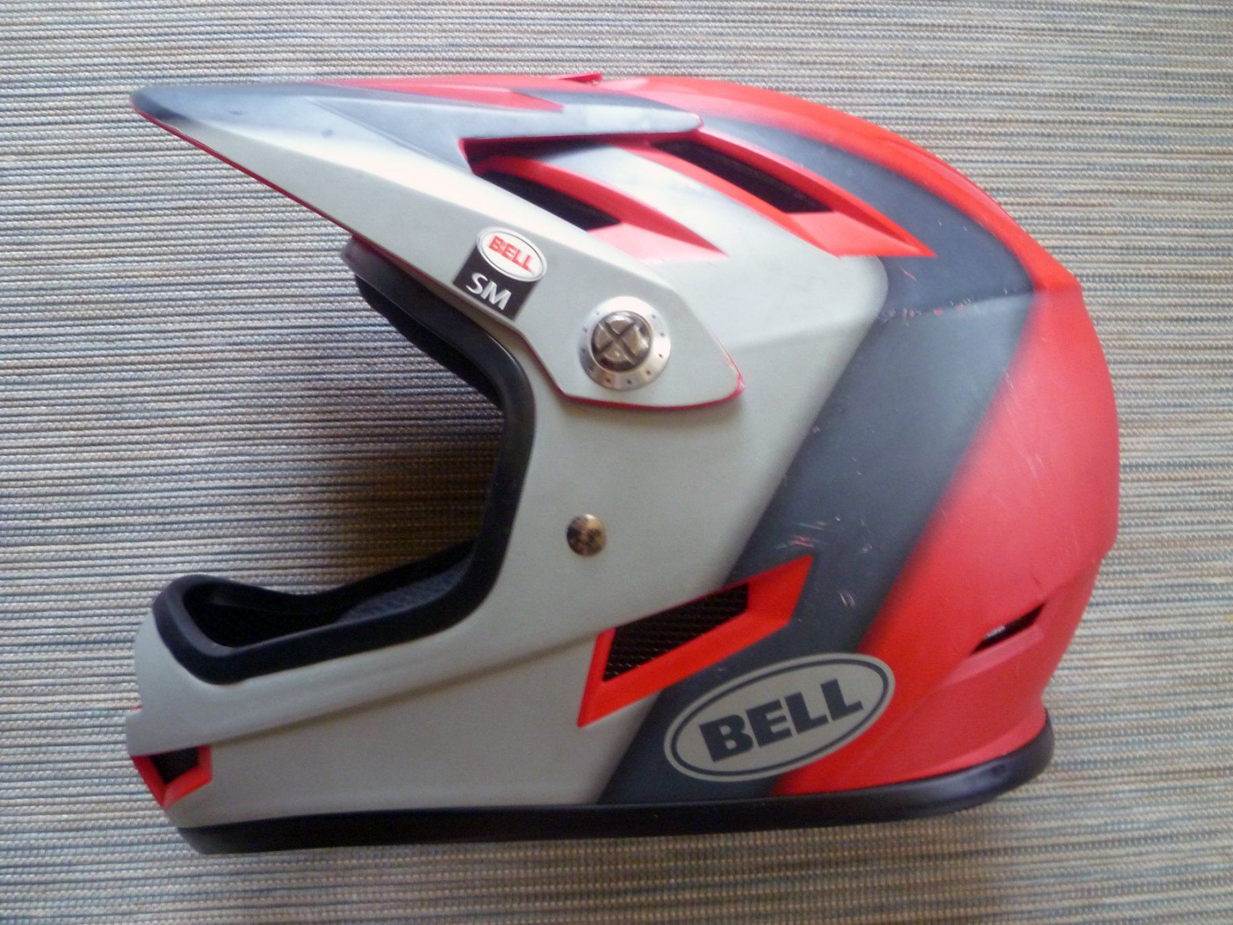 Uvex Caschi: Fahrradhelm Bell Sanction - rot / grau – Usato da Aarau venduto da Rdodger 1