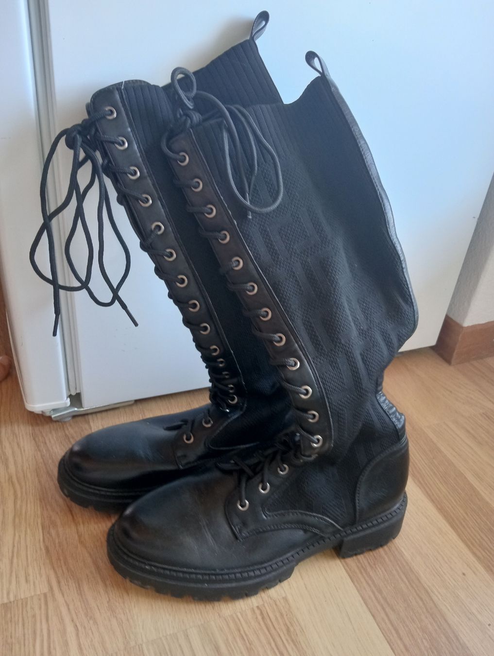 Scarpe da donna: Stiefel schwarz Grösse 40 – Usato da Einigen venduto da tchalva