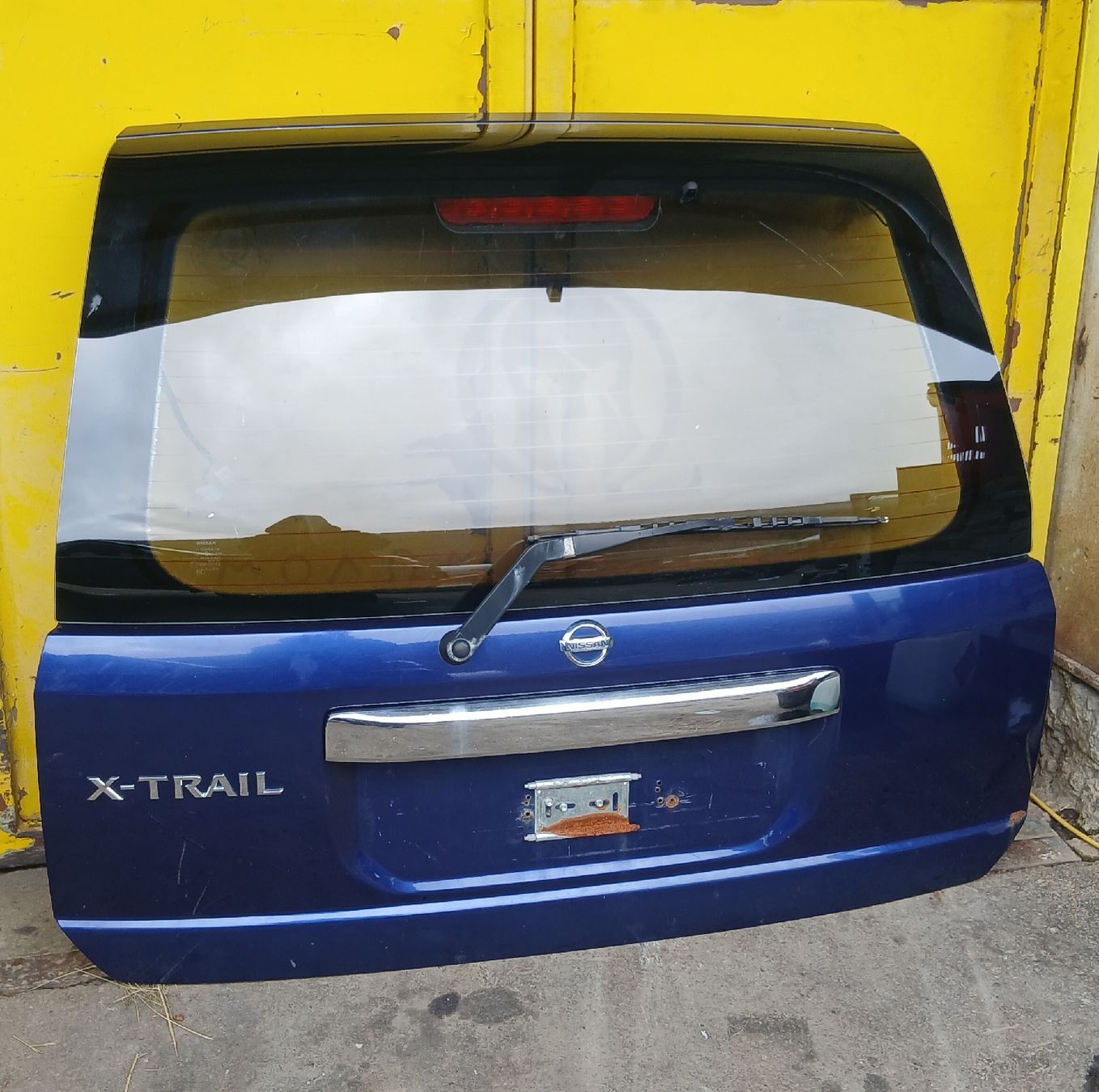 Nissan Tutti pezzi di ricambio auto: Hayon Nissan XTrail 2001-2007 – Usato da la heutte venduto da Auto-stock