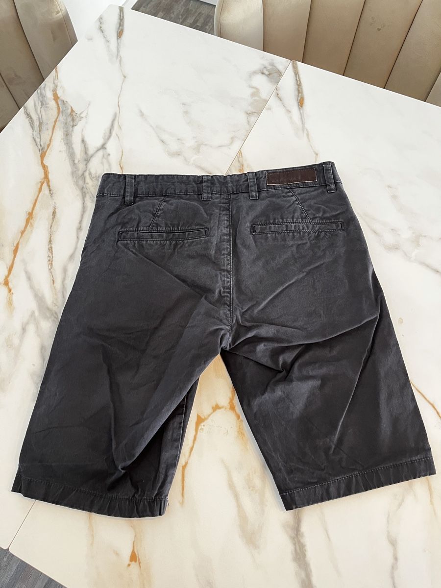 Zara Pantaloni: Zara  Basic kurze Hose Grösse 29 – Usato da Bäch SZ venduto da Olivier_Sales 1