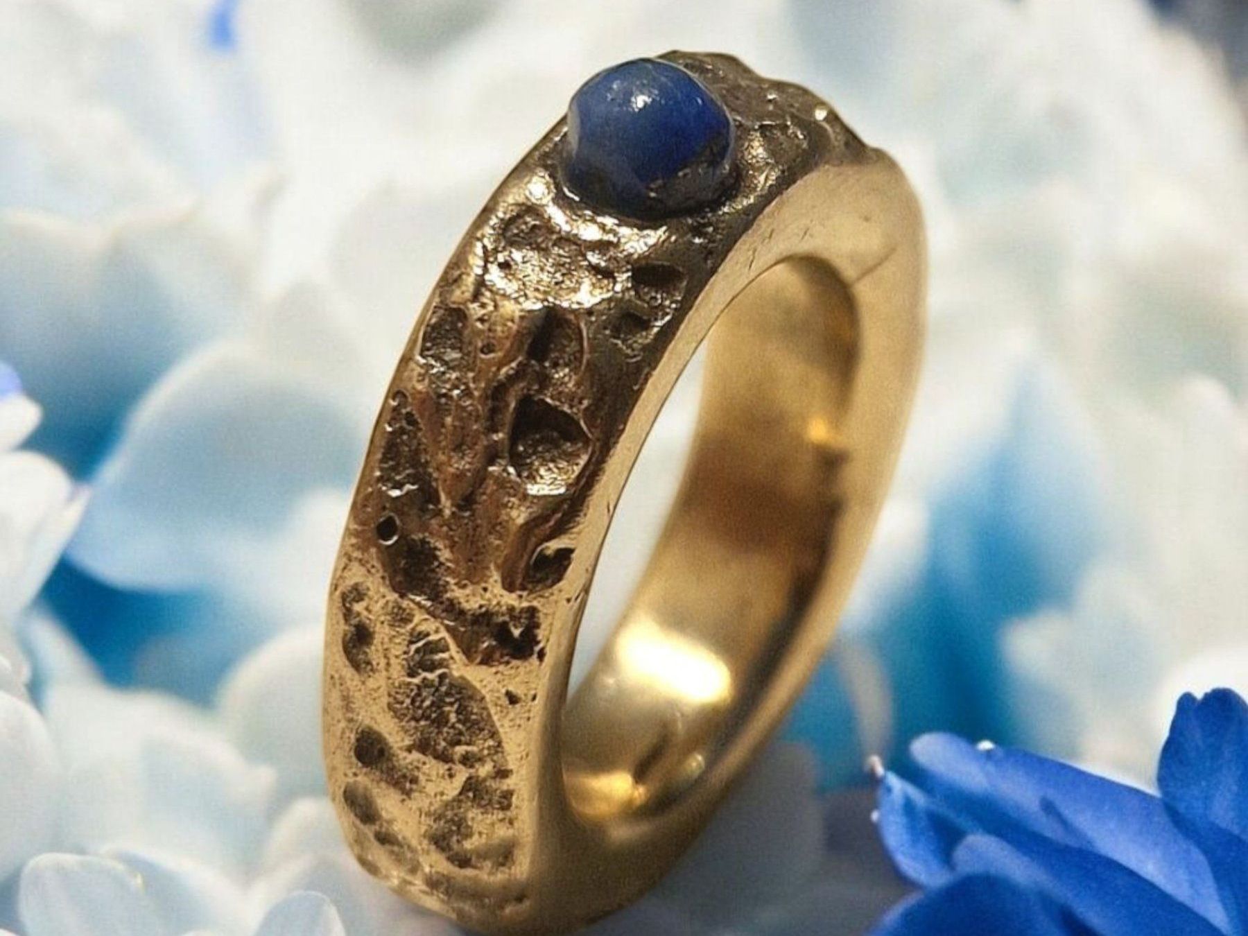 Ringe: Naturstyle-Ring Bronze, selbstgeschl. Lapislazuli, Gr. 54 – Neu und originalverpackt aus Aarau von Schmuckhoehle_MD 1
