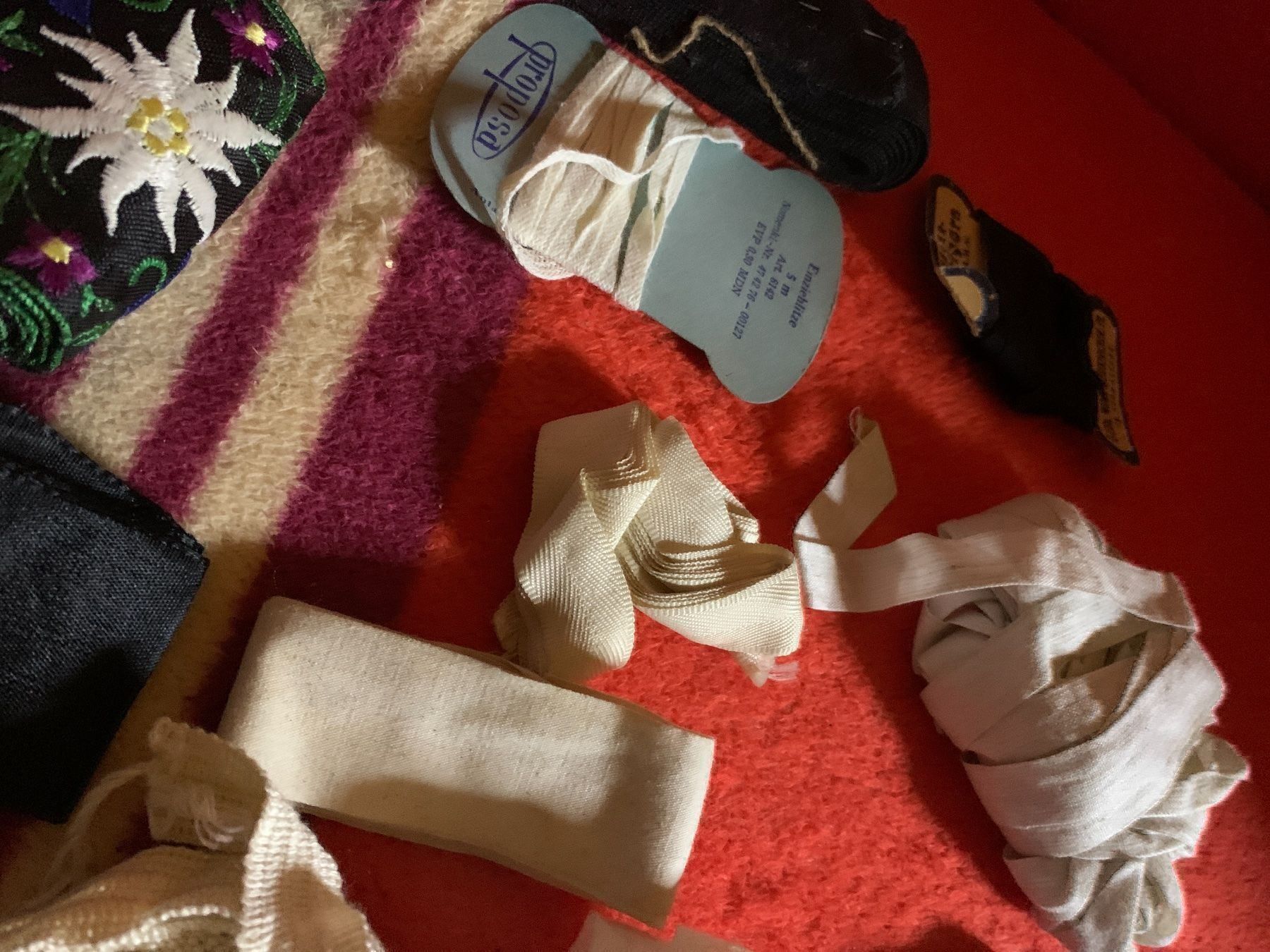 Tessuti: Borte Band spitze durchbrochen 53 – Usato da Buchs SG venduto da Billikatze5 6