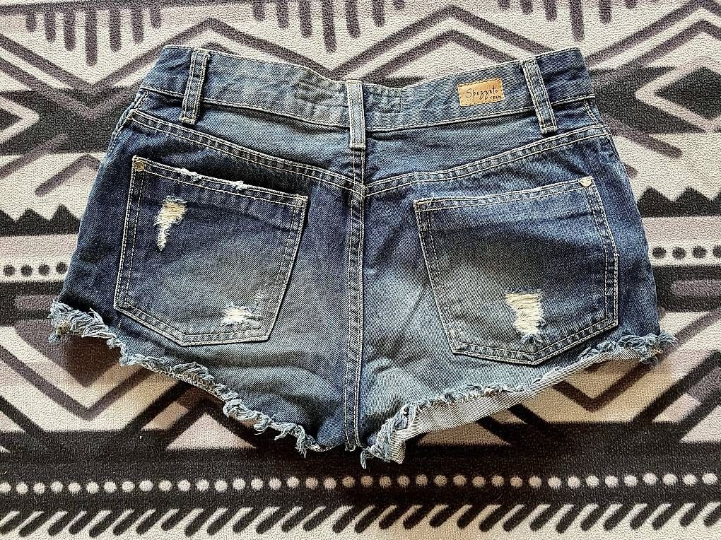Jeans: Short Jeans – D'occasion à Herisau par Ciaoschein 1