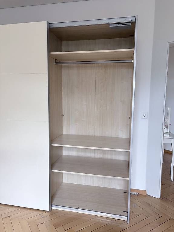 Armadi: Schrank mit Schiebetüren – Usato da St. Gallen venduto da sha_cd29 3