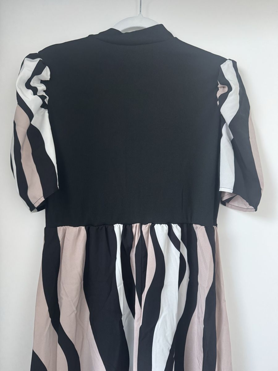 Shein Vestiti: Sommerkleid mit Muster, Gr. XL – Usato da Neuenegg venduto da mel_5pnq 1
