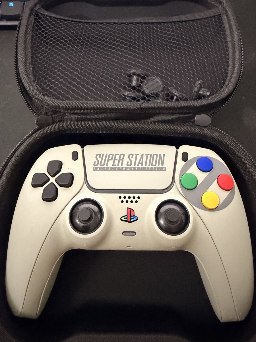 Sony Controller: PS5 DualSense Custom Controller Retro Edition  – Neu (gemäss Beschreibung) aus Selzach von SiendoGaming