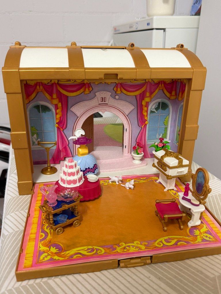 Playmobil Giocattoli: Playmobil Mitnehm-Schloss – Usato da Dübendorf venduto da ilazzi