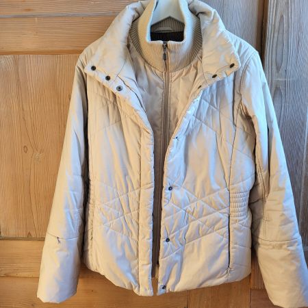 Schicke beige Damen Winterjacke Gr. 36/38
