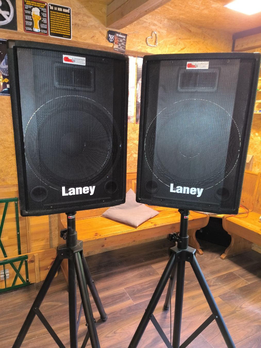 Laney Lautsprecher: Laney Lautsprecher  – Gebraucht aus Wolfenschiessen von freestylesound 2