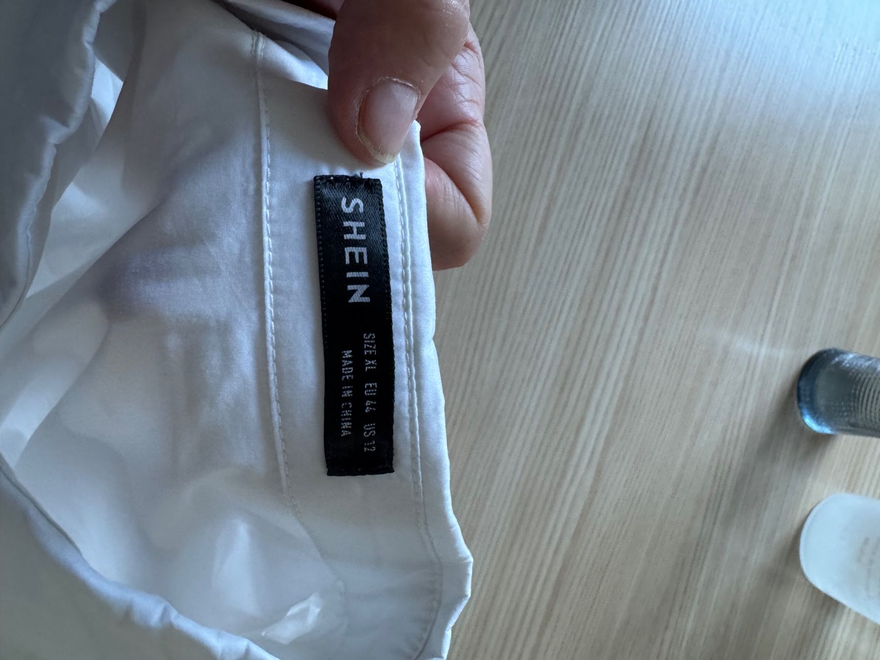Camicie: Chemise blanche Taille XL Kilyan – Usato da Veyrier venduto da Kimedovapa_1 2