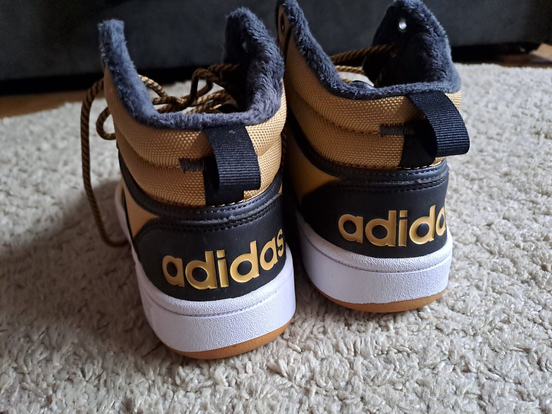 Adidas Scarpe da uomo: Adidas Sneaker mid – Usato da Engelberg venduto da ollinseaotter 3