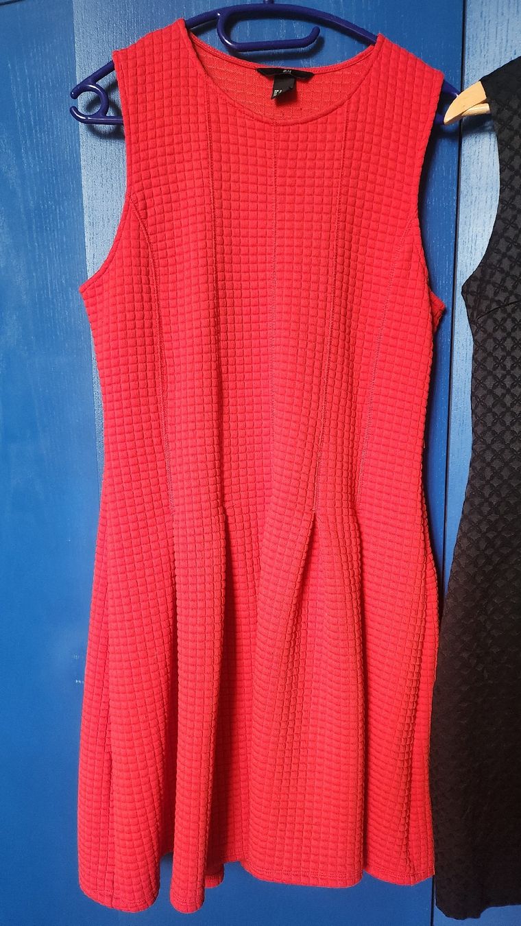 Vestiti: Rotes Kleid mit Faltenrock, Gr. 40 – Usato da Forch venduto da ang_bhq6 1