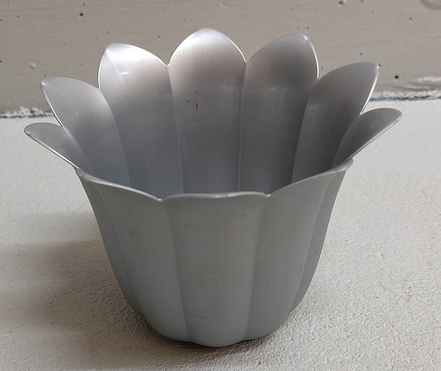 Pots de fleurs: Pflanzen-Übertopf Blütenform – D'occasion à Zürich par kba_579s