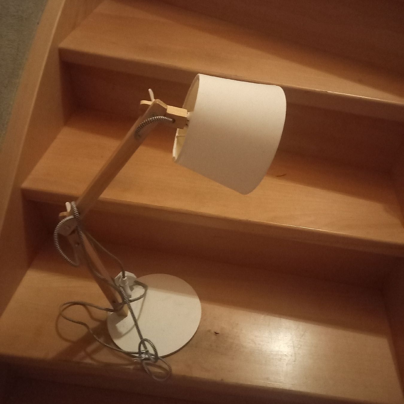 Micasa Lampade: Lampe de bureau articulé en bois – Nuovo (secondo la descrizione) da Pâquier-Montbarry venduto da bruyante23