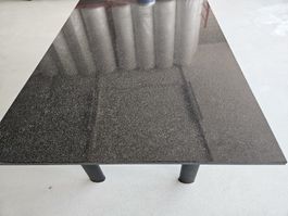 Tisch mit Grant plate 