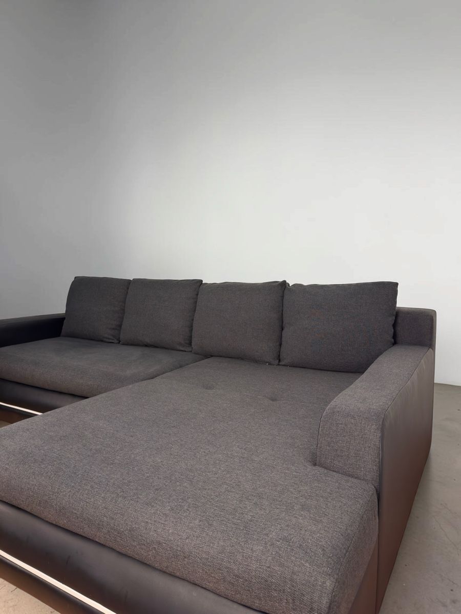 Divani: Schwarzes Ecksofa mit Schlaffunktion und Stauraum – Usato da Bachenbülach venduto da Sofalab.swiss 6